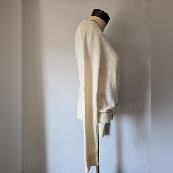 C WONDER wool Alpaca Blend Lightweight Cream Button-Up Women's Sweater. Medium - Picture 5 of 9